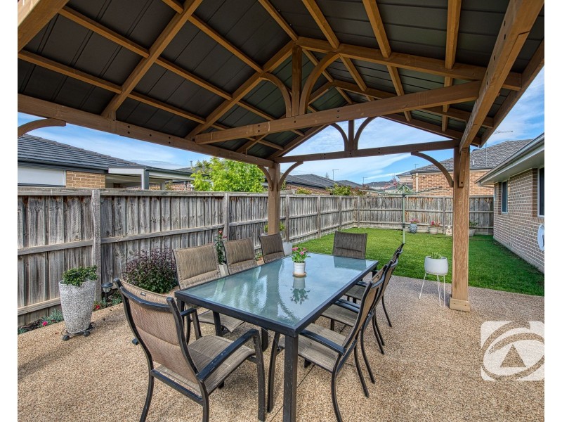 5 Burgess Avenue, Officer VIC 3809