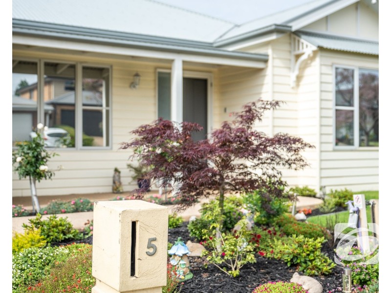 5 Burgess Avenue, Officer VIC 3809