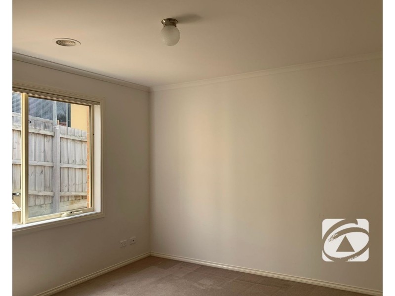 8/40 Army Road, Pakenham VIC 3810