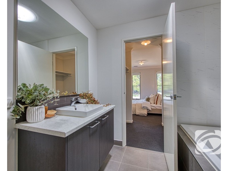 22 Melville Road, Officer VIC 3809