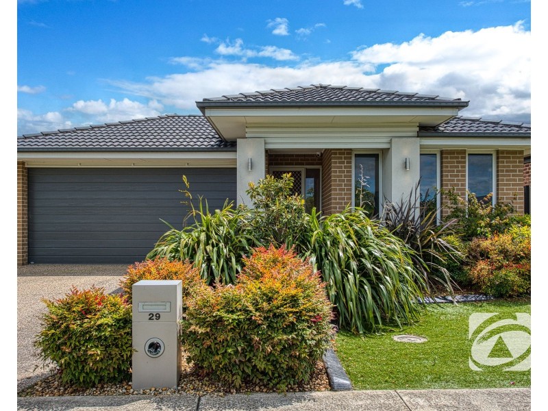 29 Skylark Boulevard, Clyde North VIC 3978