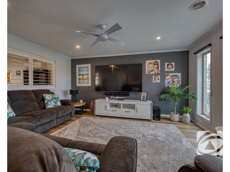 44 Bailey Boulevard, Koo Wee Rup VIC 3981