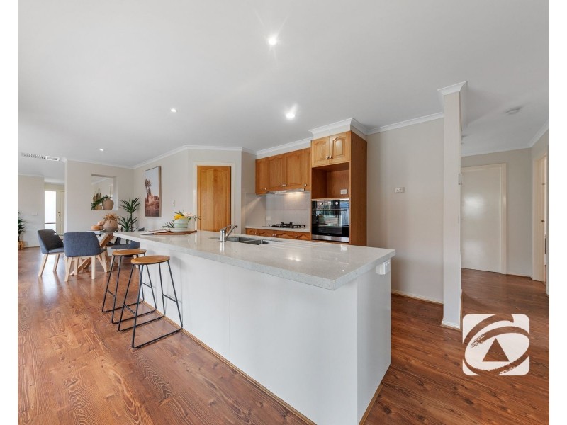 5 Watts Terrace, Pakenham VIC 3810