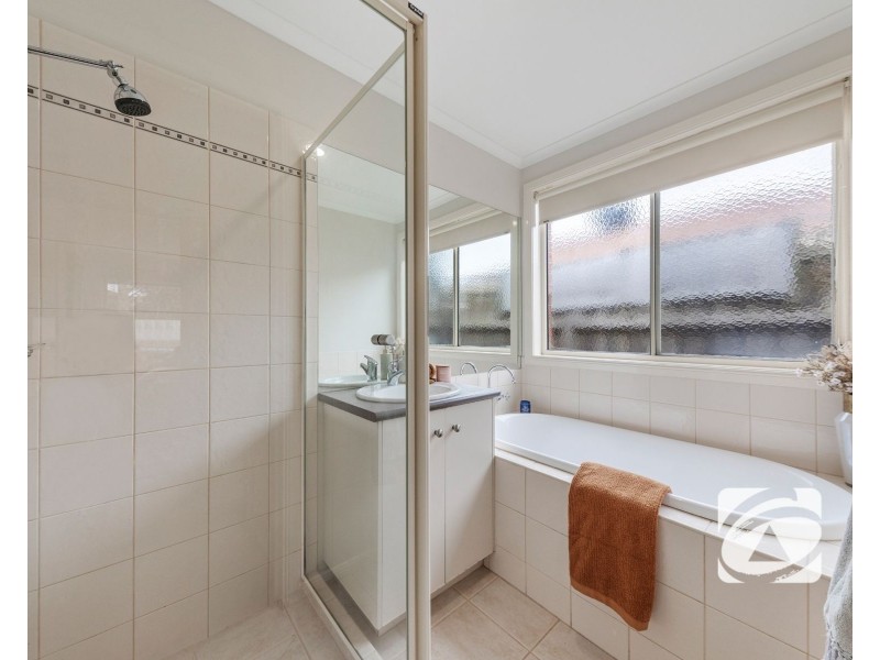 5 Watts Terrace, Pakenham VIC 3810