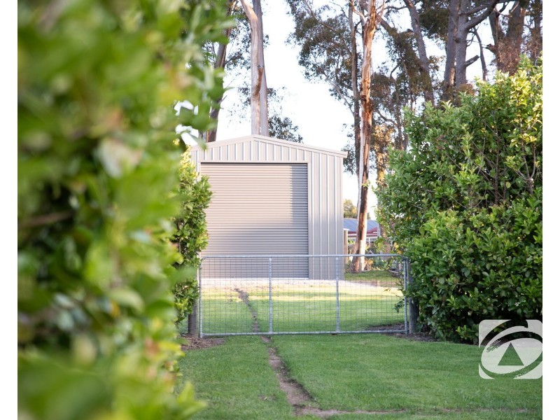 16B Meeking Drive, Pakenham VIC 3810