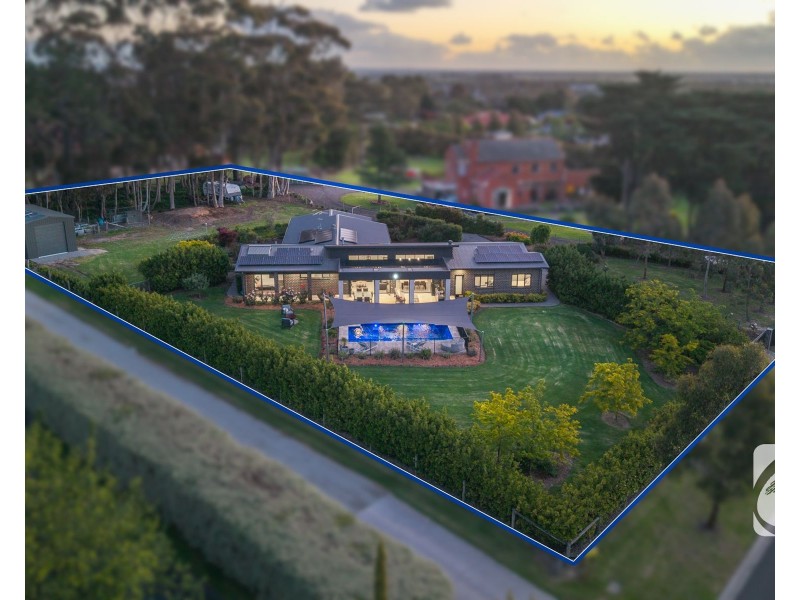 16B Meeking Drive, Pakenham VIC 3810