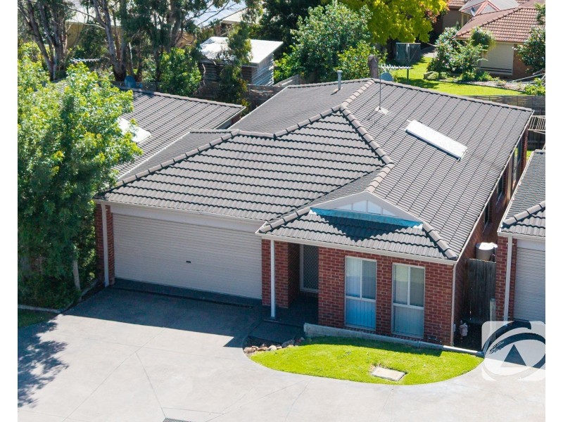 4/12 McClenaghan Place, Pakenham VIC 3810