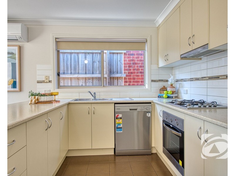 4/12 McClenaghan Place, Pakenham VIC 3810