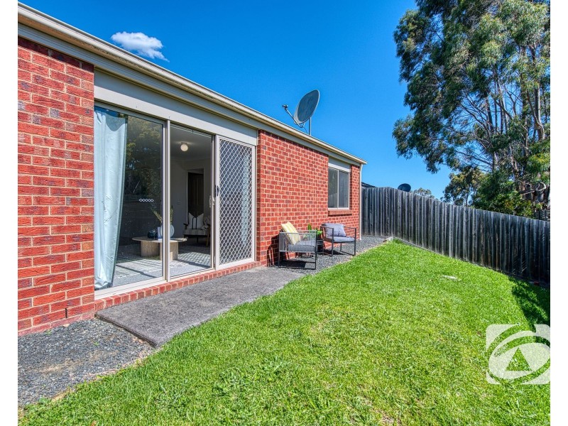 4/12 McClenaghan Place, Pakenham VIC 3810