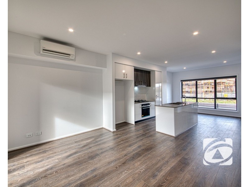 9 Travertine Loop, Berwick VIC 3806