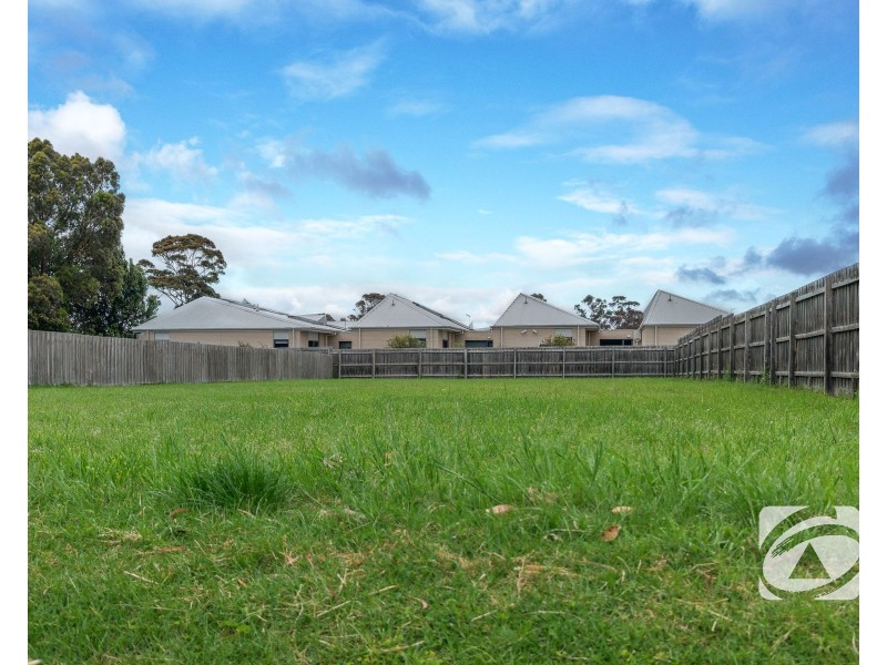 41 Howey Road, Pakenham VIC 3810