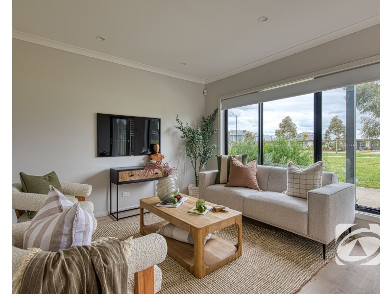 98 Centenary Boulevard, Officer South VIC 3809