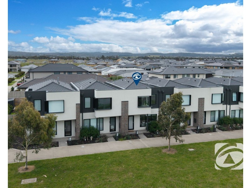 98 Centenary Boulevard, Officer South VIC 3809