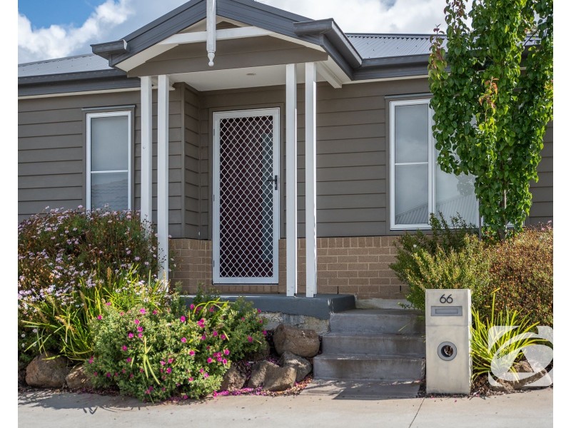 66 Coach Circuit, Pakenham VIC 3810
