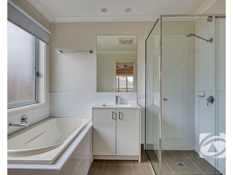 66 Coach Circuit, Pakenham VIC 3810