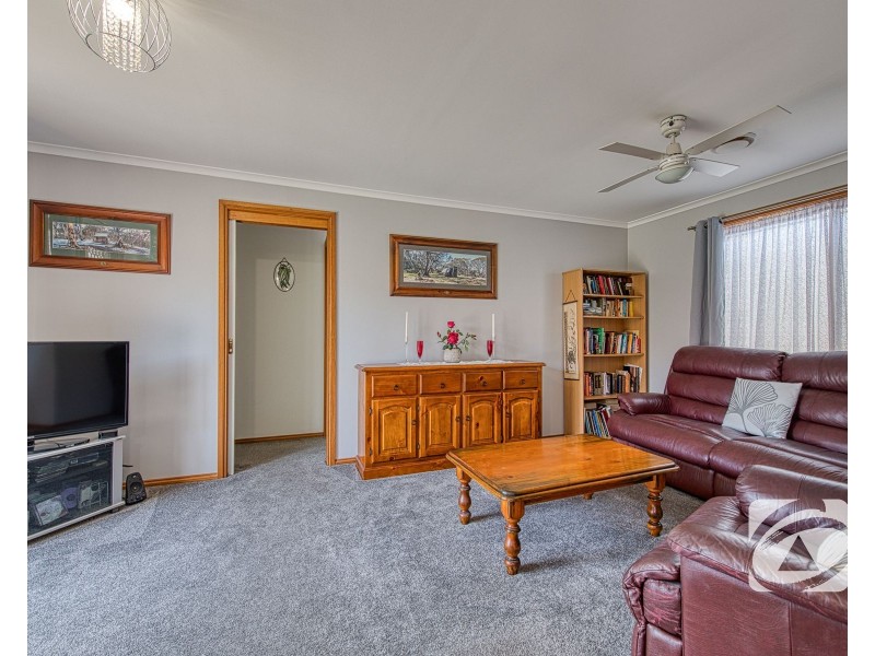 4 Daniel Court, Pakenham VIC 3810