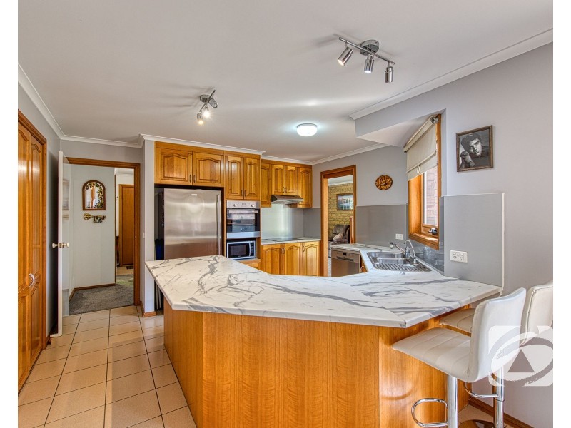 4 Daniel Court, Pakenham VIC 3810
