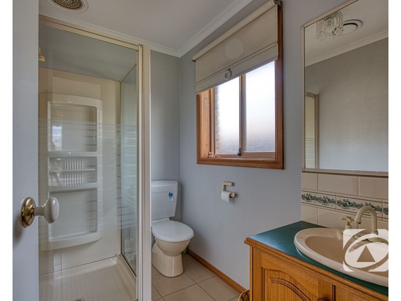 4 Daniel Court, Pakenham VIC 3810