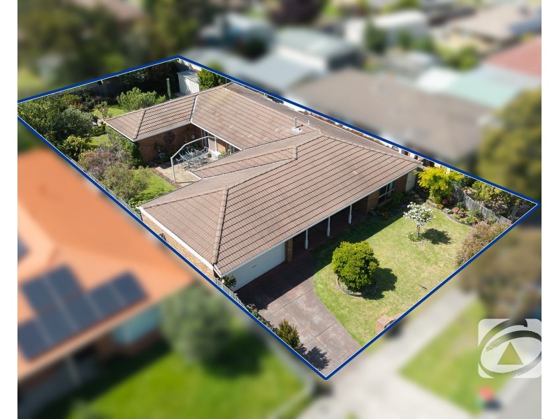 4 Daniel Court, Pakenham VIC 3810