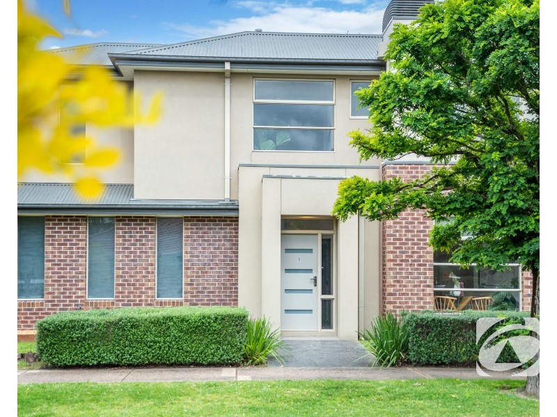 1/16-20 Honeysuckle Close, Pakenham VIC 3810