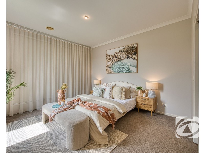 1/16-20 Honeysuckle Close, Pakenham VIC 3810