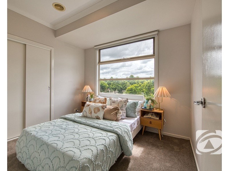 1/16-20 Honeysuckle Close, Pakenham VIC 3810