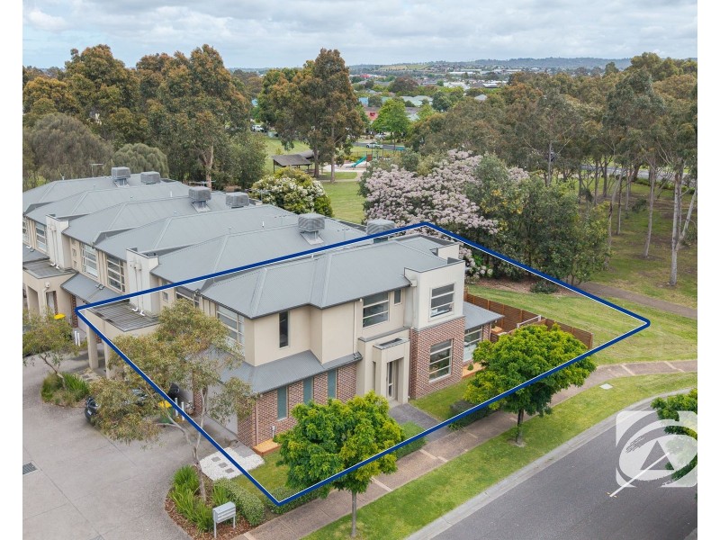 1/16-20 Honeysuckle Close, Pakenham VIC 3810