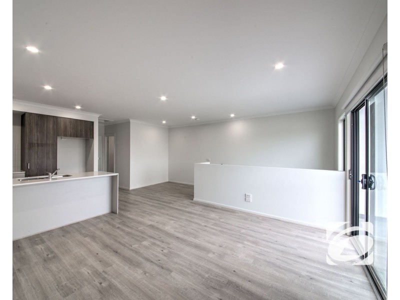 18 Anakin Walk, Officer VIC 3809