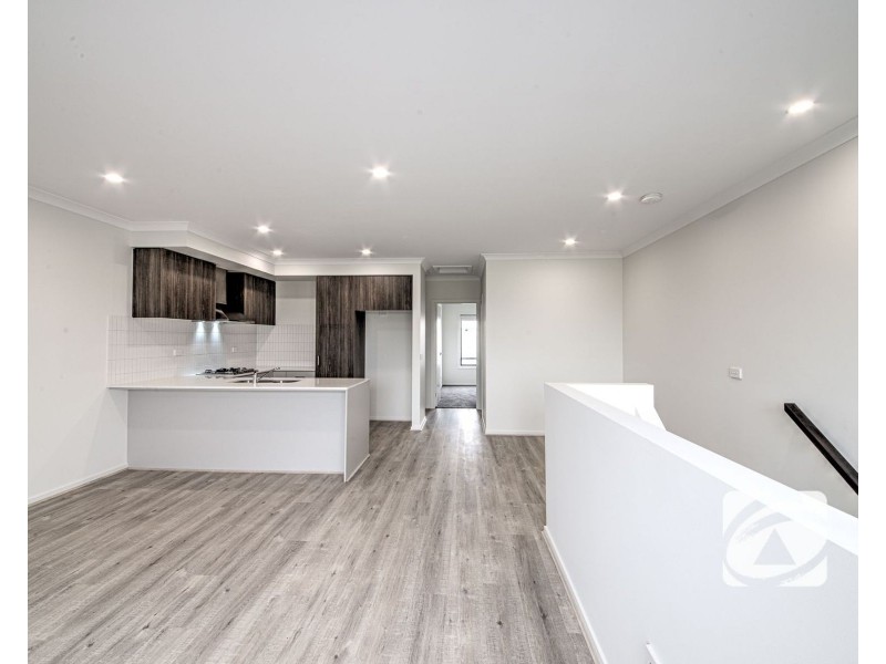 18 Anakin Walk, Officer VIC 3809