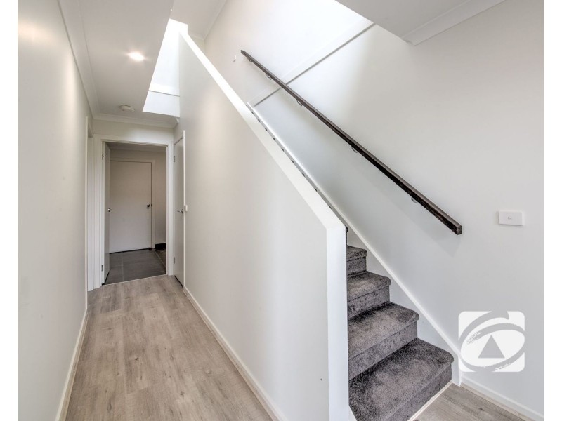 18 Anakin Walk, Officer VIC 3809