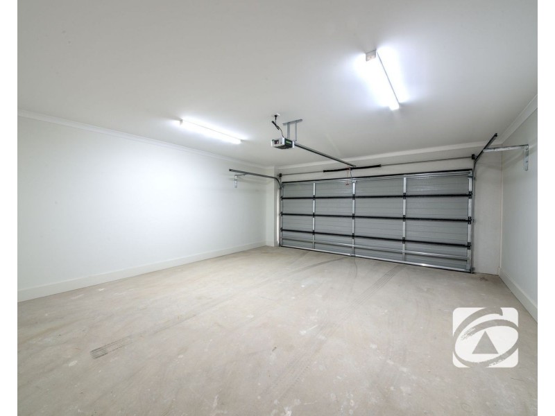 18 Anakin Walk, Officer VIC 3809