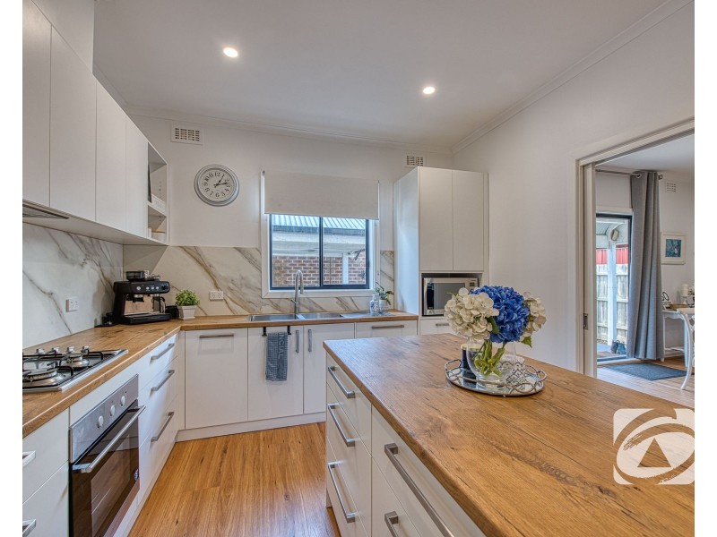 30 Circle Drive North, Cranbourne VIC 3977