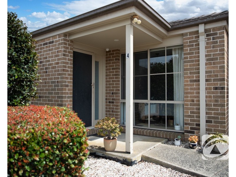 4/4 Anderson Street, Pakenham VIC 3810