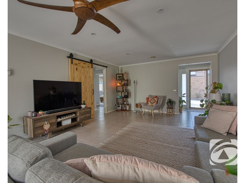 4/4 Anderson Street, Pakenham VIC 3810