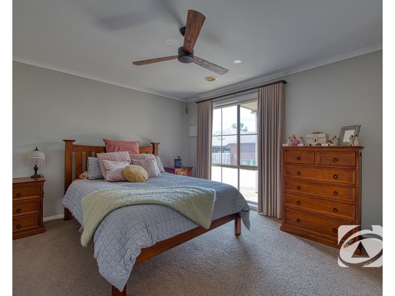 4/4 Anderson Street, Pakenham VIC 3810