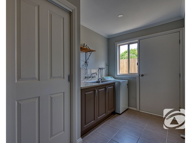 4/4 Anderson Street, Pakenham VIC 3810