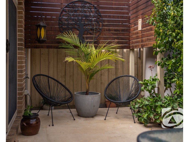 4/4 Anderson Street, Pakenham VIC 3810