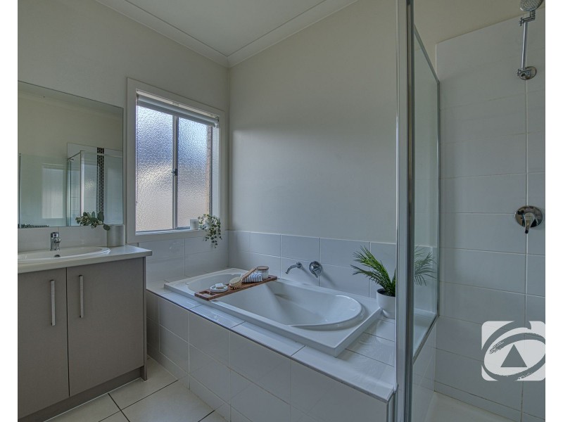 5 Gateway Avenue, Pakenham VIC 3810