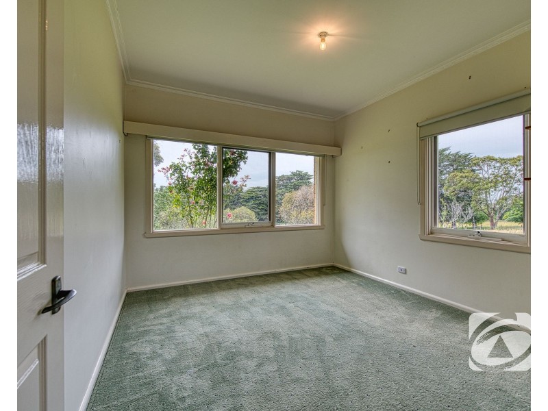 300 Brown Road, Officer VIC 3809