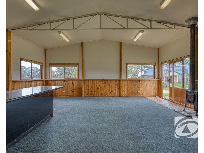 300 Brown Road, Officer VIC 3809