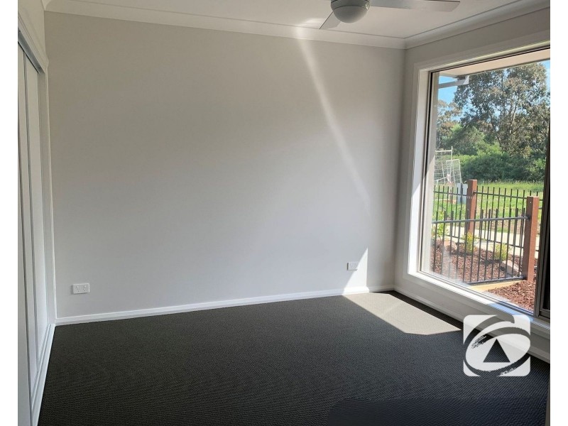 8B Whiteside Road, Officer VIC 3809