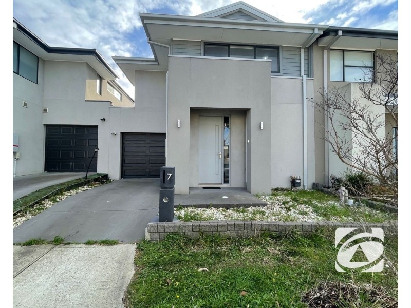 7 Eliot Avenue, Officer VIC 3809