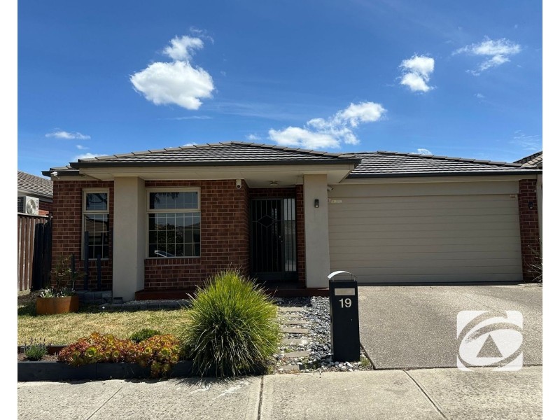 19 Celestine Drive, Officer VIC 3809