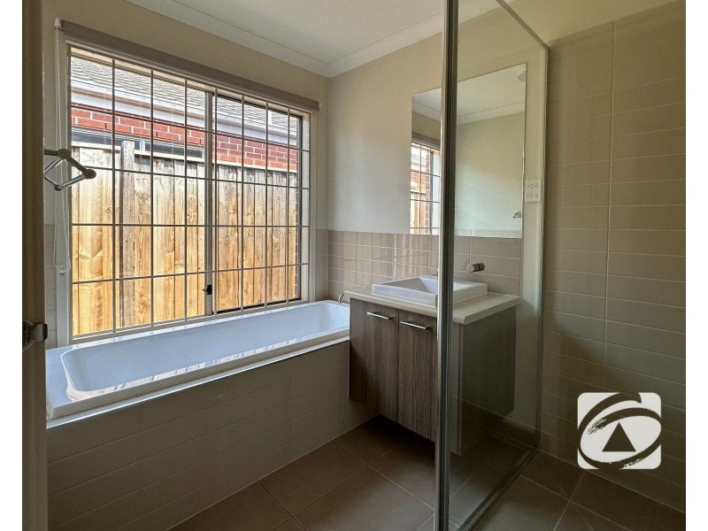 19 Celestine Drive, Officer VIC 3809