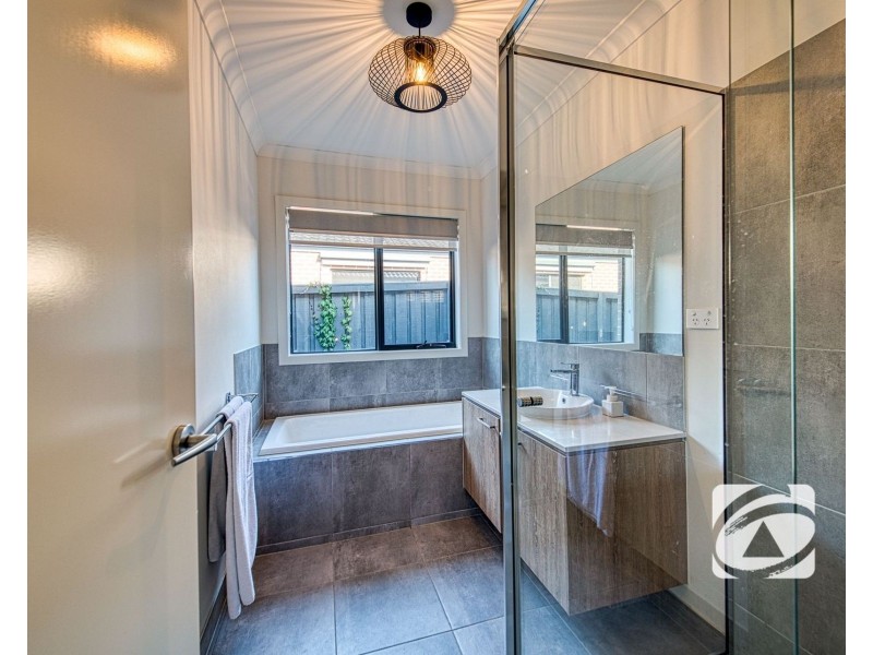 5 Petworth Rise, Officer VIC 3809