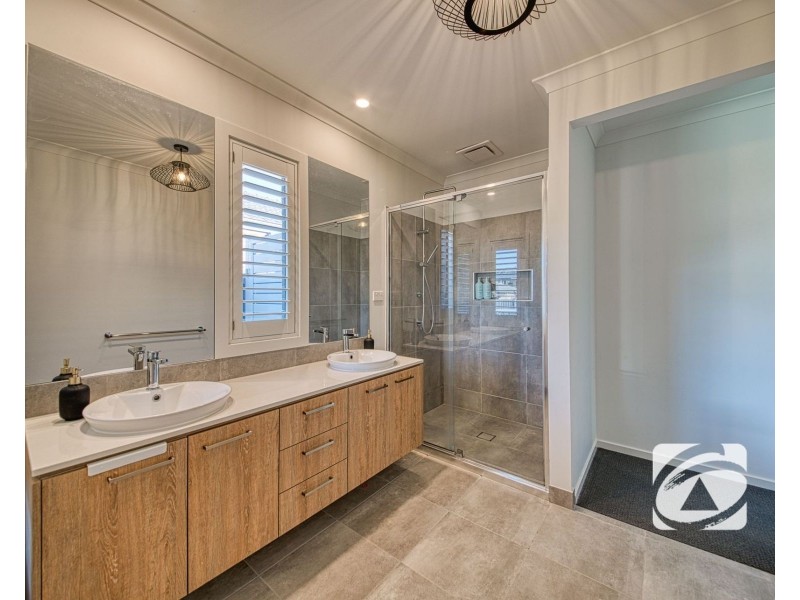 5 Petworth Rise, Officer VIC 3809