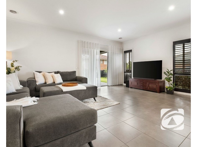 4 Grattan Way, Pakenham VIC 3810