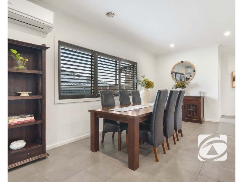 4 Grattan Way, Pakenham VIC 3810