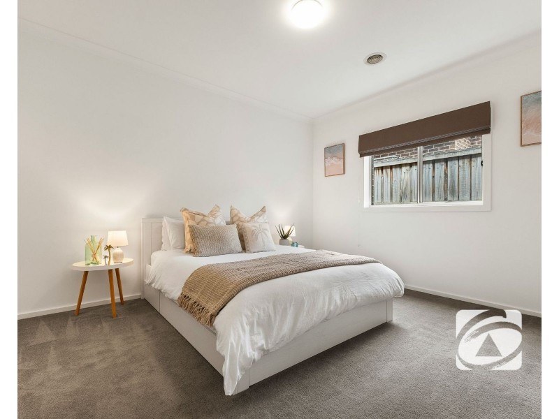 4 Grattan Way, Pakenham VIC 3810