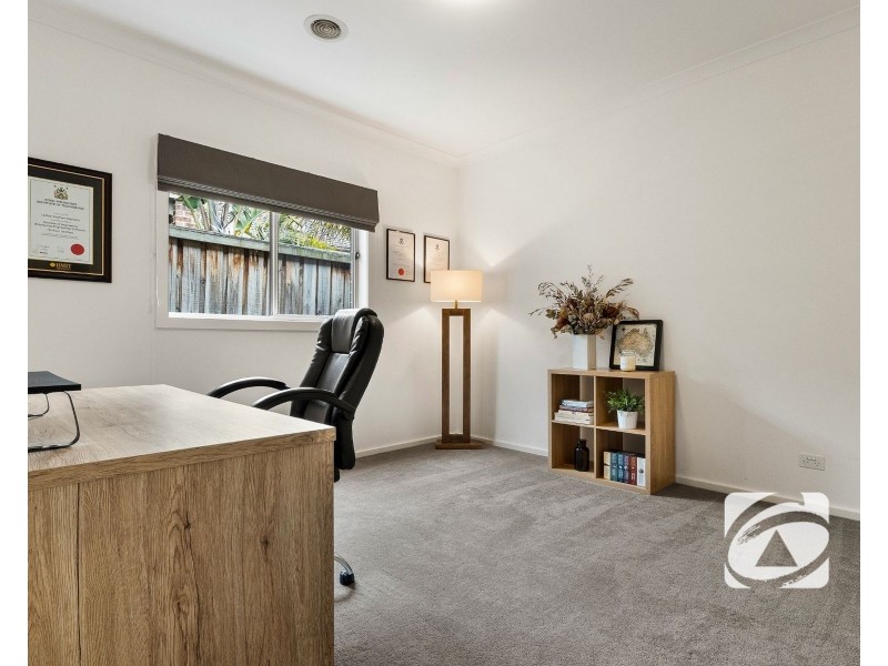 4 Grattan Way, Pakenham VIC 3810